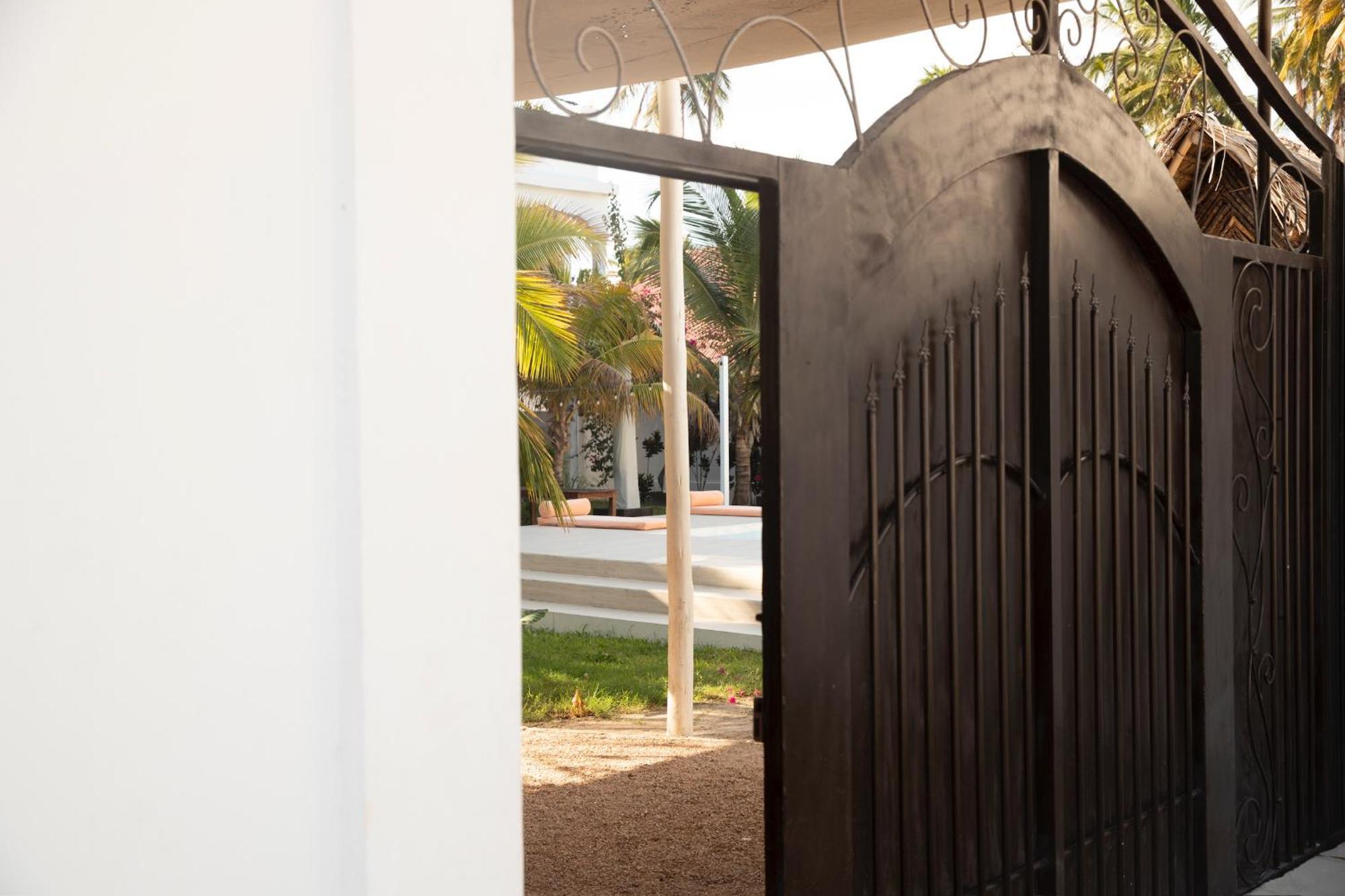 Paje White House Hotel Bagian luar foto