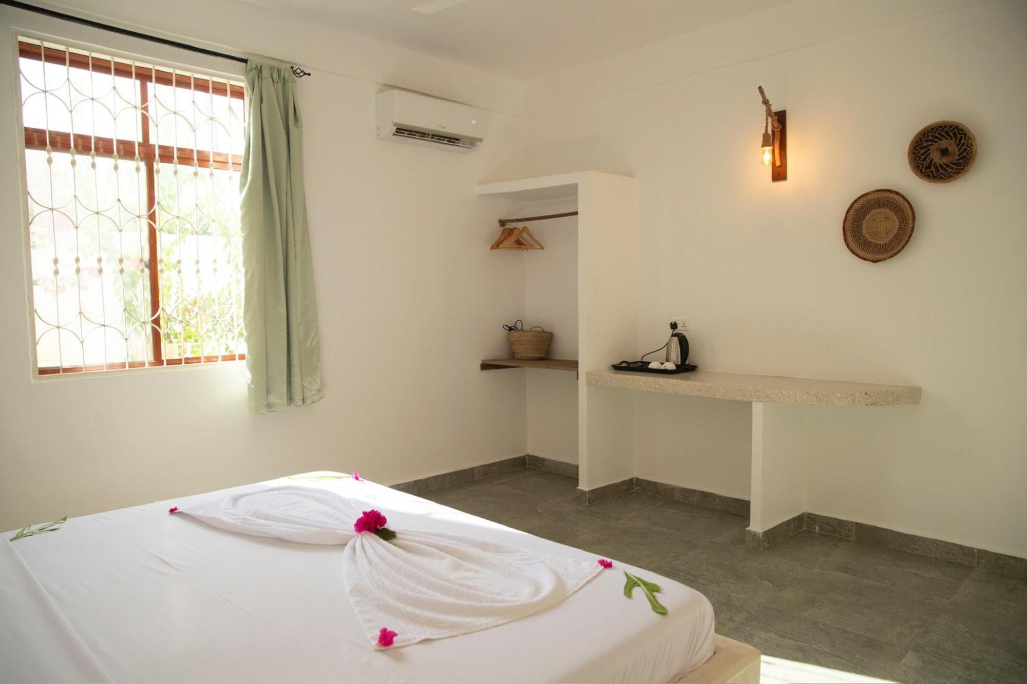 Paje White House Hotel Bagian luar foto